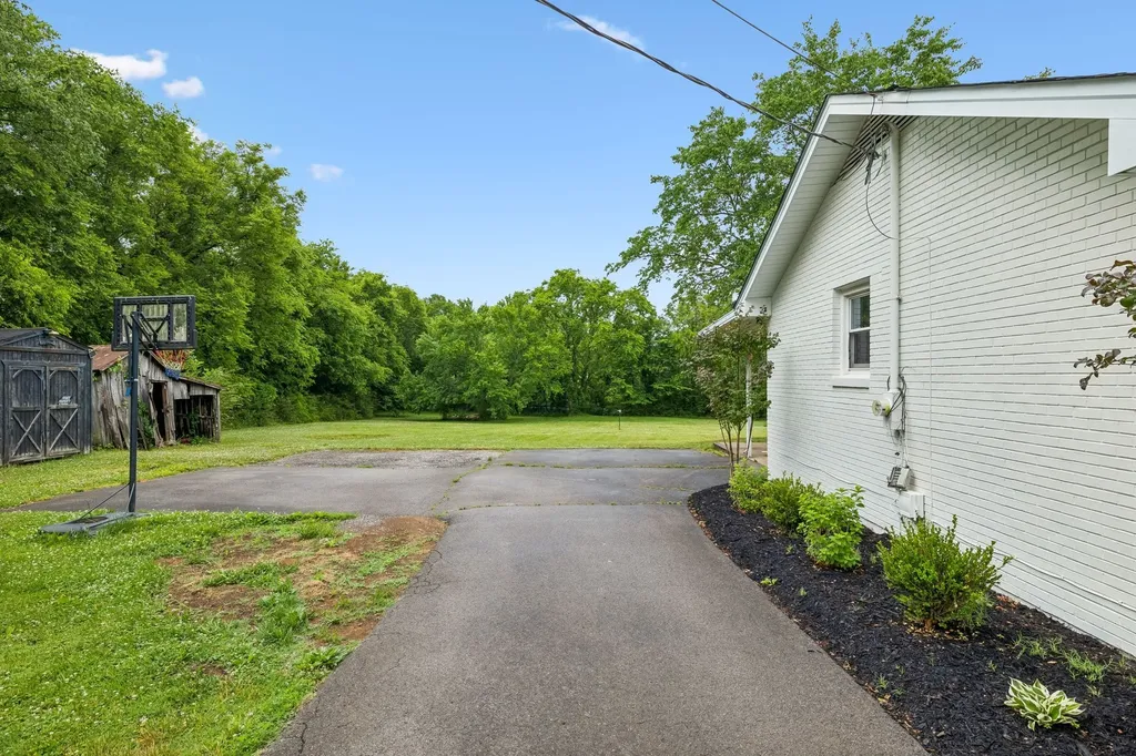 174 Young Road Lebanon TN 37090
