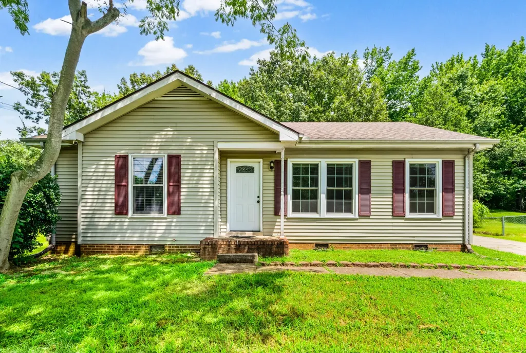 541 Donna Drive Clarksville TN 37042
