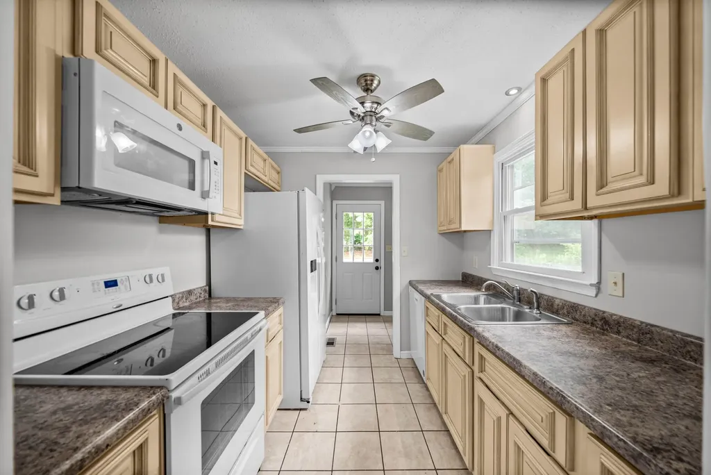 541 Donna Drive Clarksville TN 37042