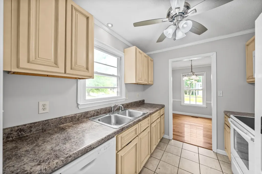 541 Donna Drive Clarksville TN 37042
