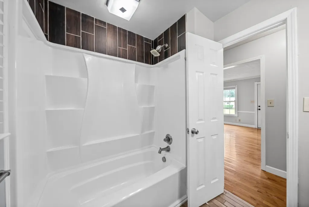 541 Donna Drive Clarksville TN 37042