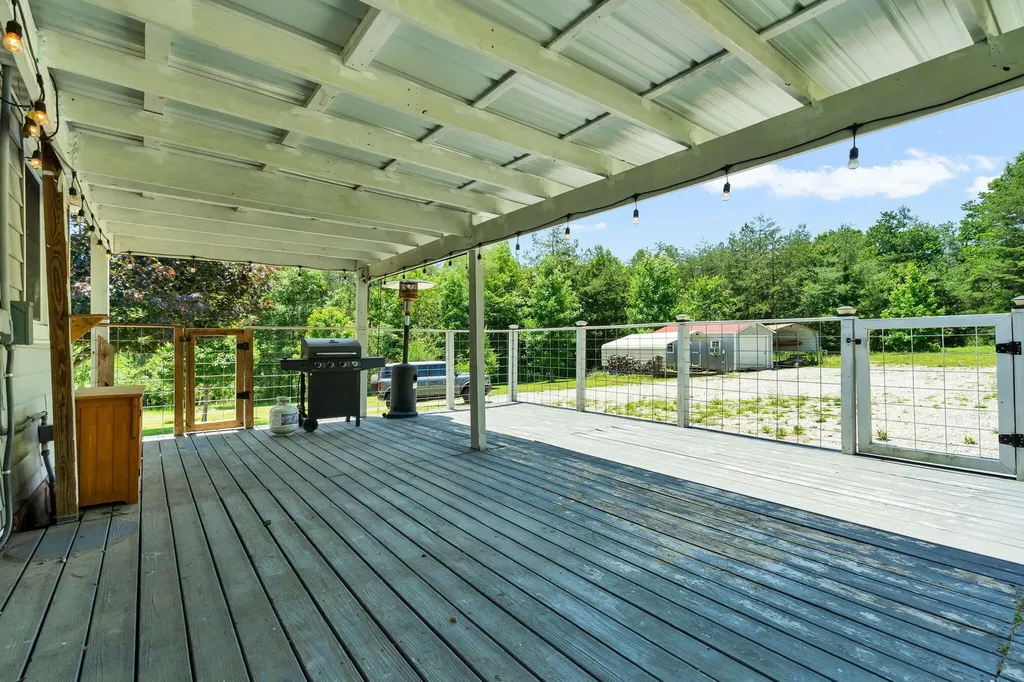 10780 Highway 68 Grandview TN 37337