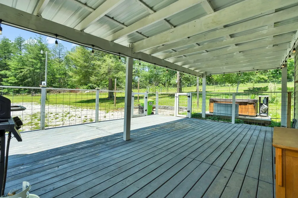 10780 Highway 68 Grandview TN 37337