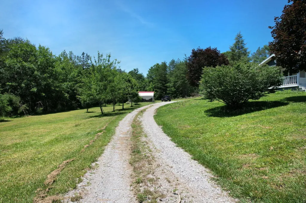10780 Highway 68 Grandview TN 37337