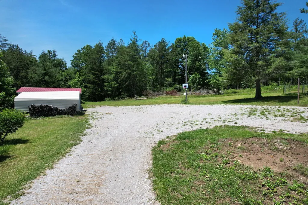 10780 Highway 68 Grandview TN 37337