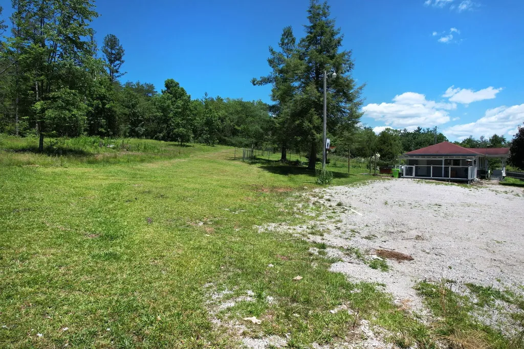 10780 Highway 68 Grandview TN 37337