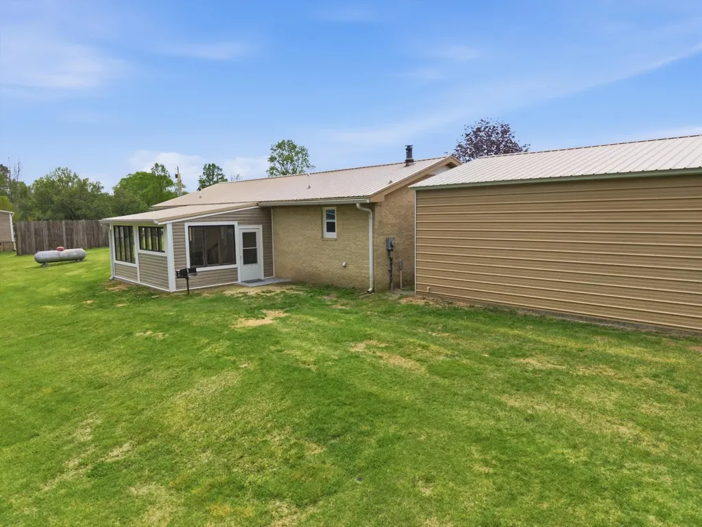 11328 Highway 150 Sequatchie TN 37374