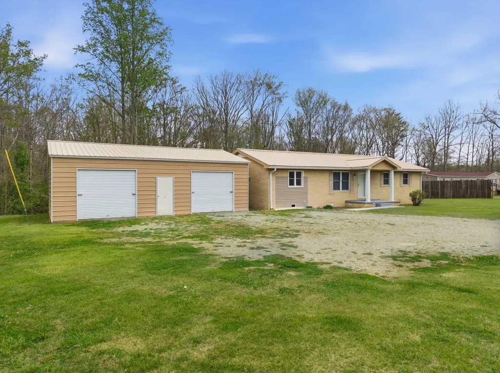 11328 Highway 150 Sequatchie TN 37374