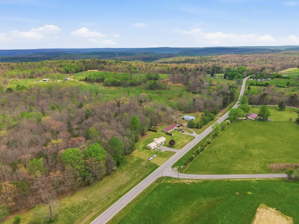 11328 Highway 150 Sequatchie TN 37374