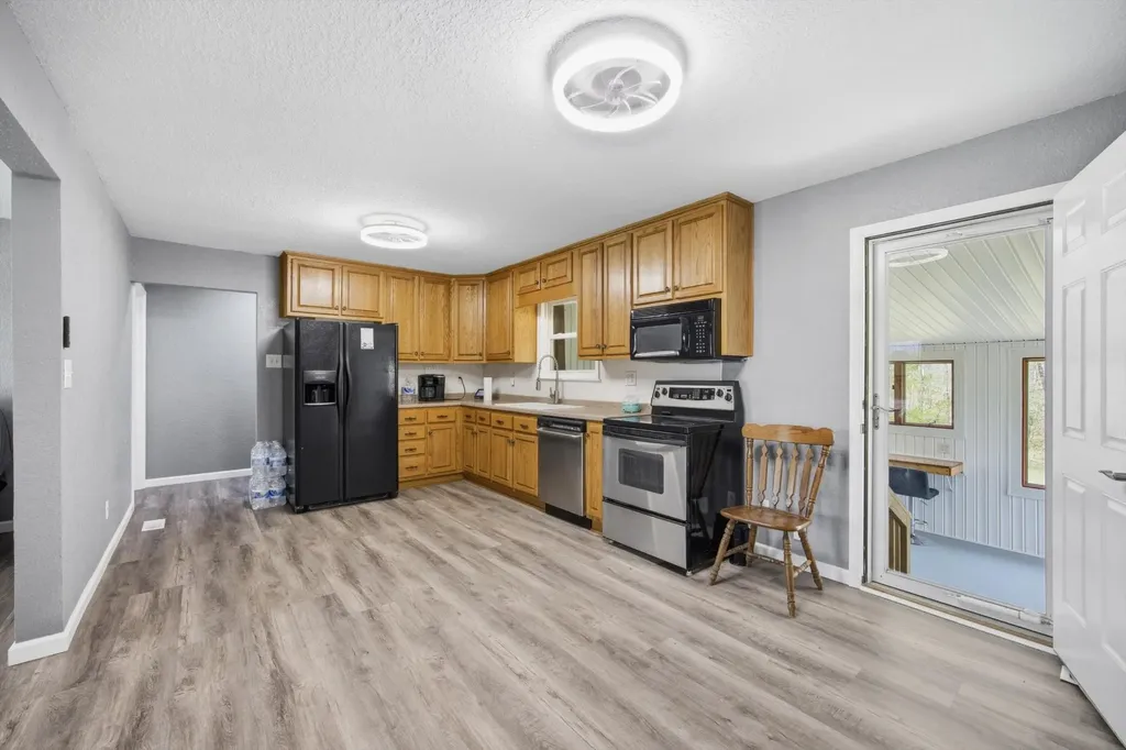 11328 Highway 150 Sequatchie TN 37374