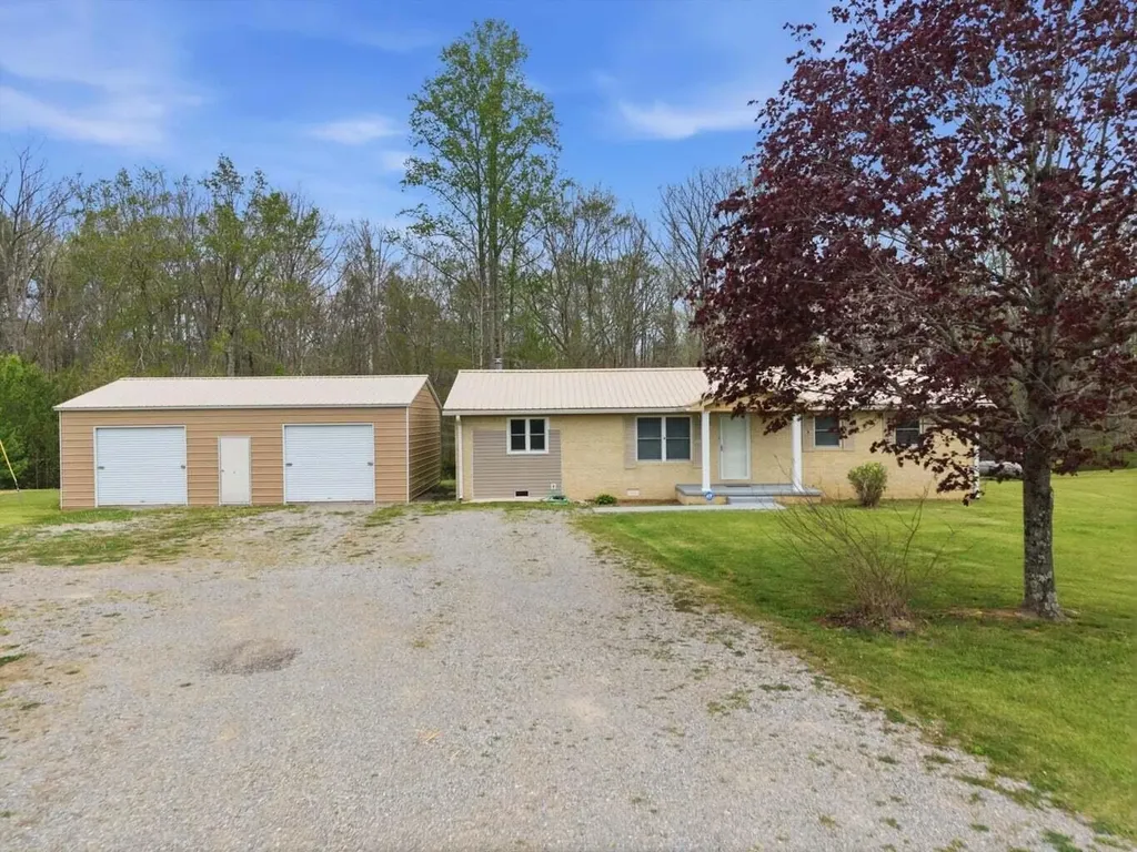 11328 Highway 150 Sequatchie TN 37374