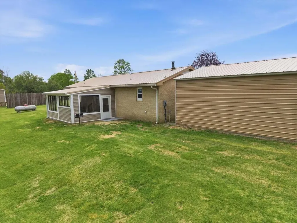 11328 Highway 150 Sequatchie TN 37374
