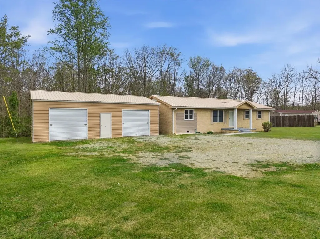 11328 Highway 150 Sequatchie TN 37374