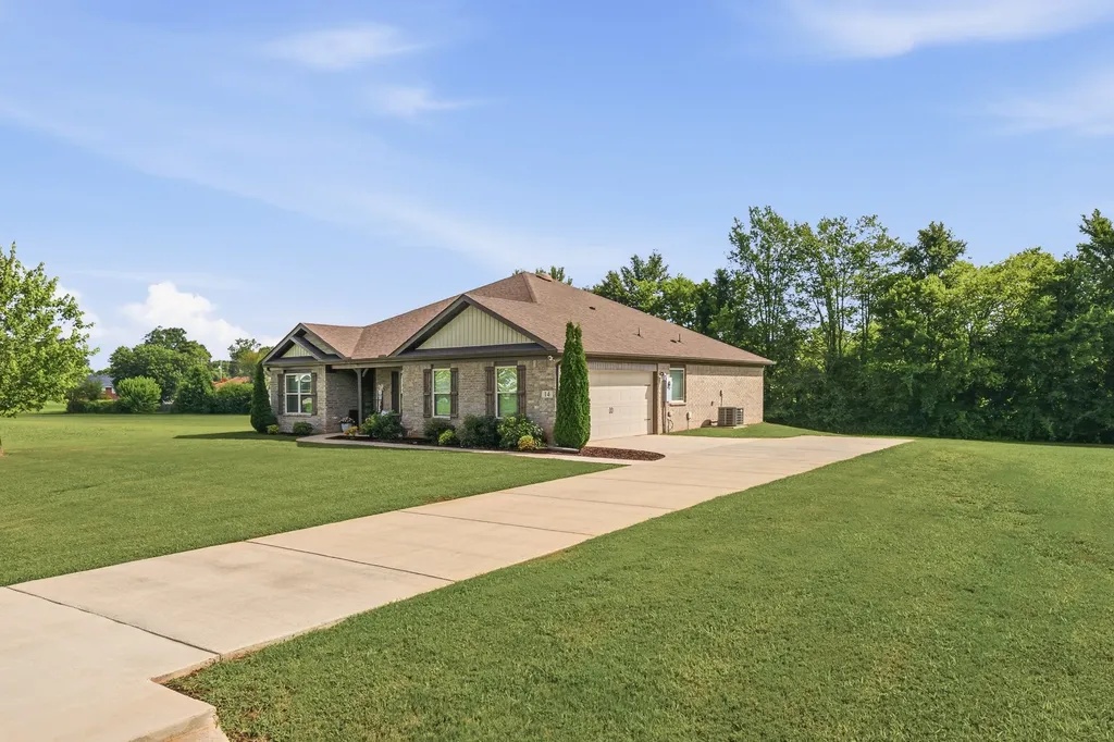 14 Dewitt Drive Fayetteville TN 37334