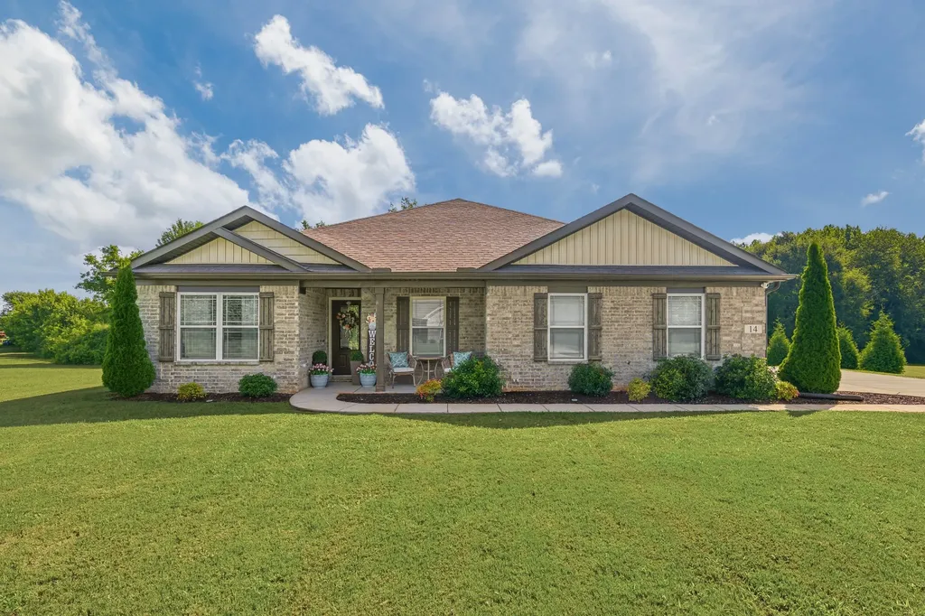 14 Dewitt Drive Fayetteville TN 37334