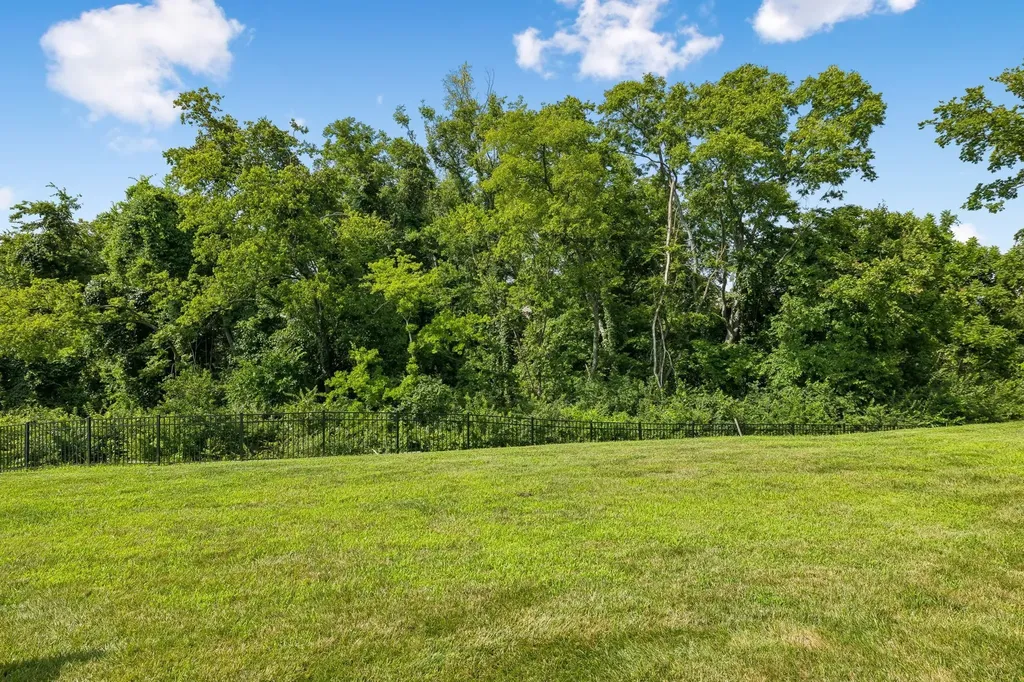 1420 Carderock Springs Drive Gallatin TN 37066