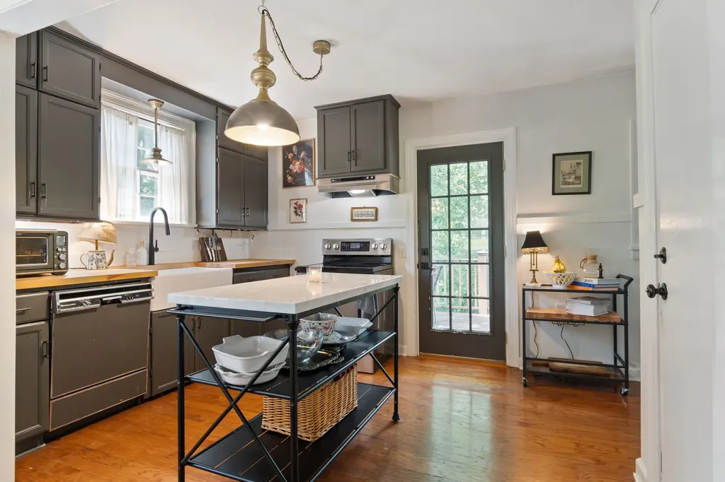 130 Spring Valley Road Nashville TN 37214