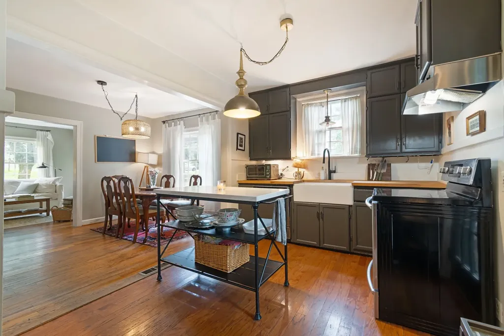 130 Spring Valley Road Nashville TN 37214
