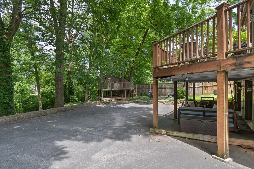 130 Spring Valley Road Nashville TN 37214