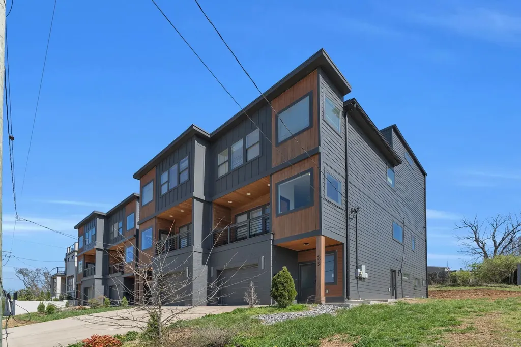 520 Weakley Avenue Nashville TN 37207