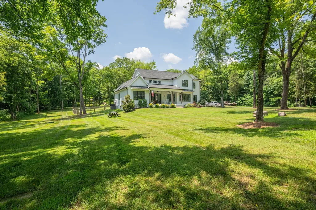 1838 Rock Springs Road Columbia TN 38401