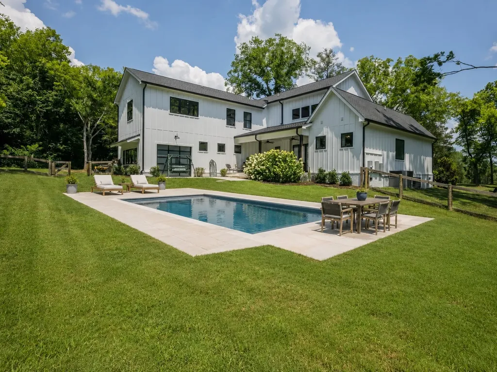 1838 Rock Springs Road Columbia TN 38401