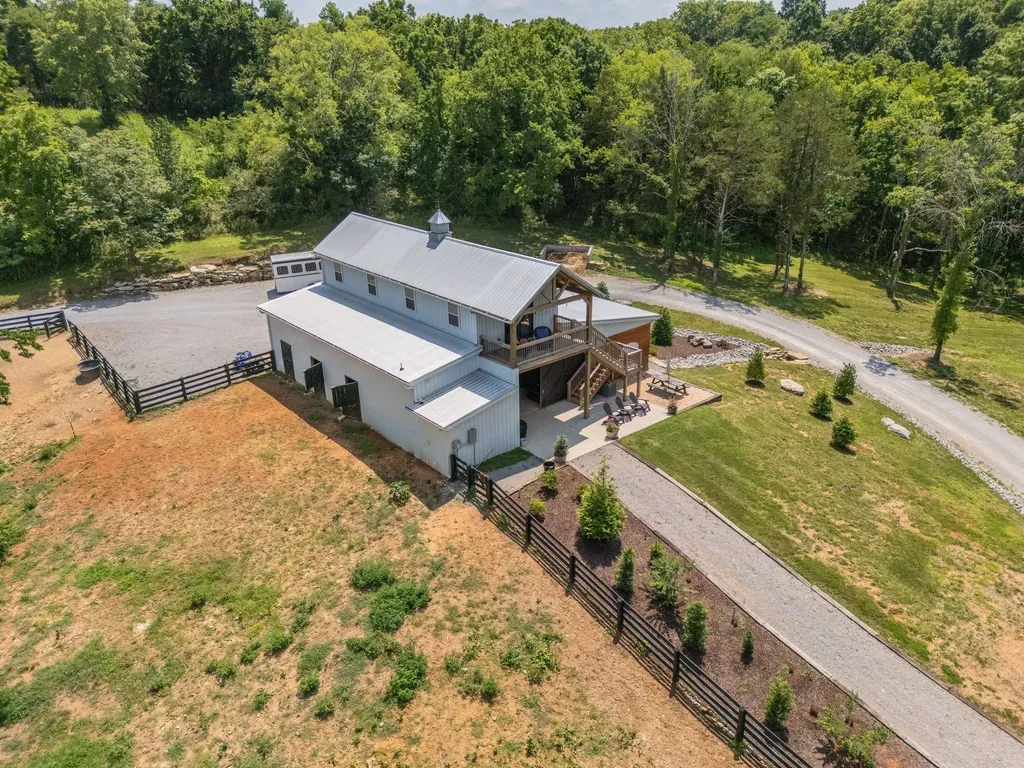 1838 Rock Springs Road Columbia TN 38401