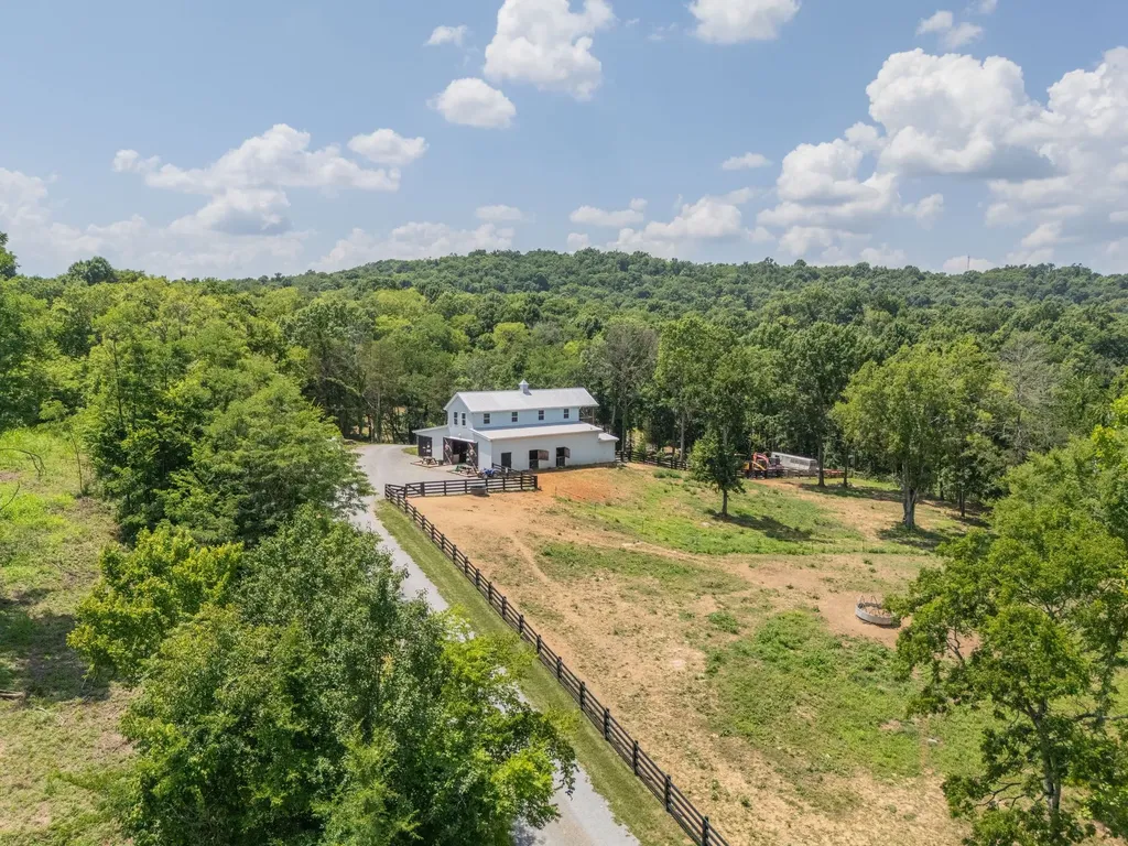1838 Rock Springs Road Columbia TN 38401