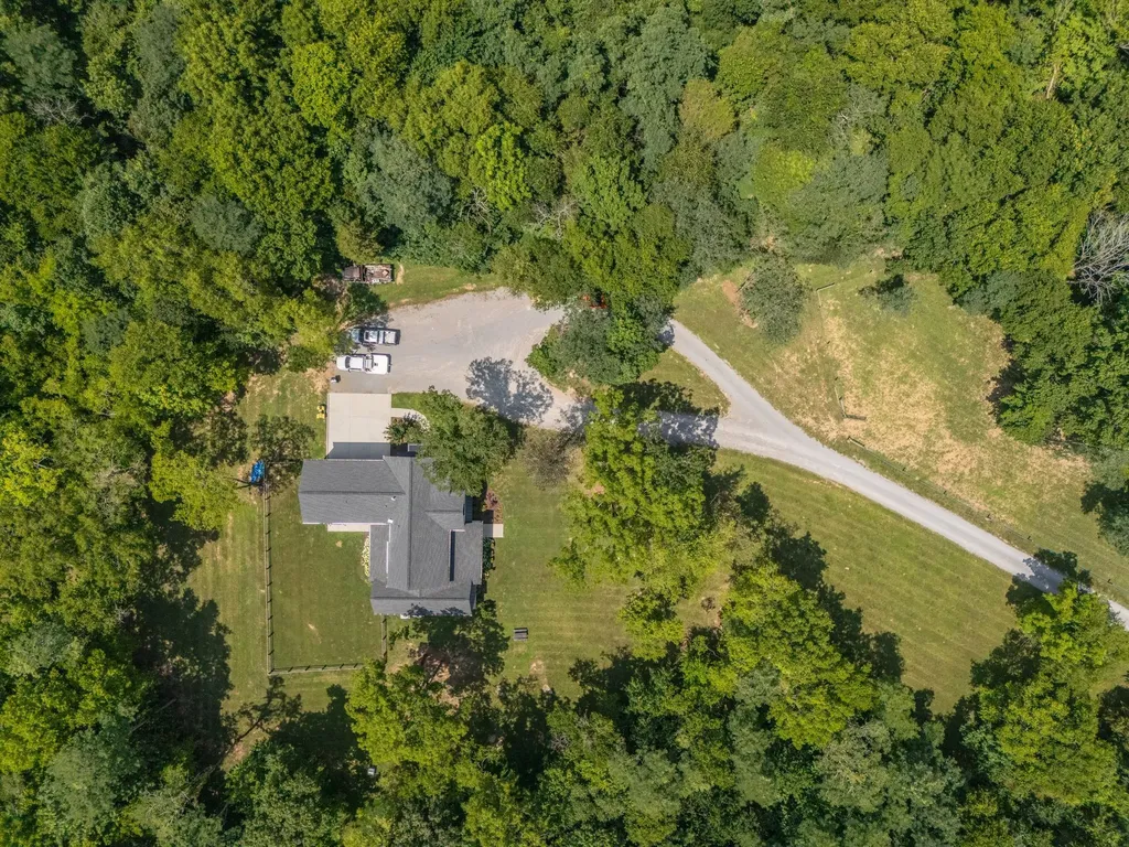 1838 Rock Springs Road Columbia TN 38401