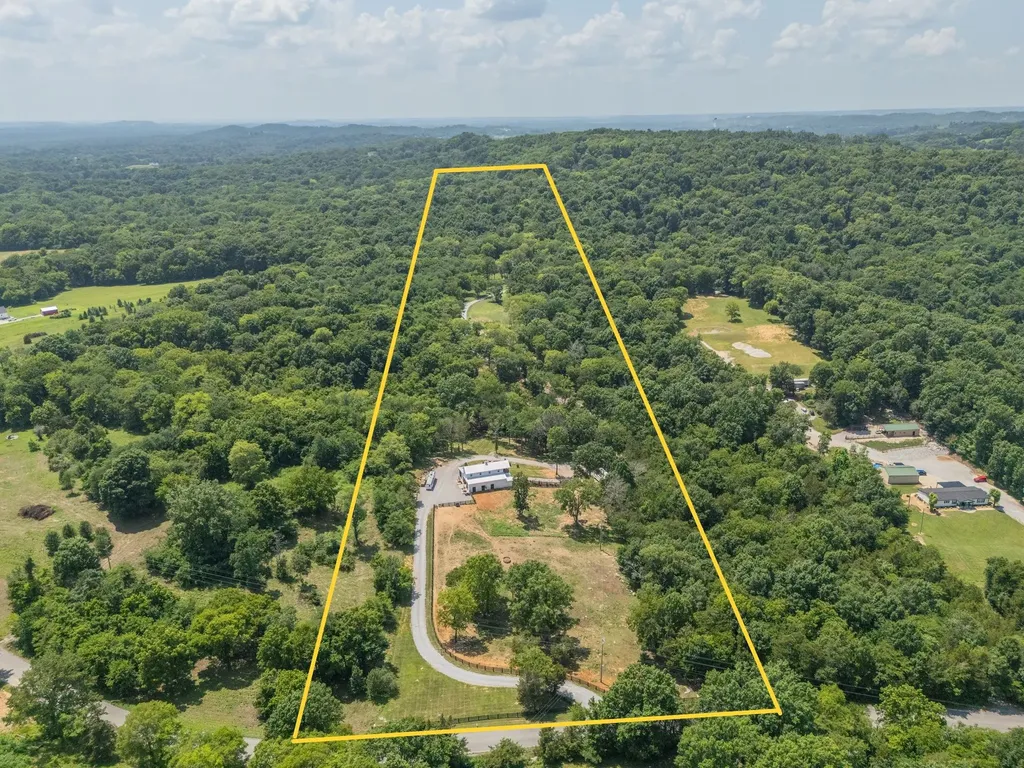 1838 Rock Springs Road Columbia TN 38401