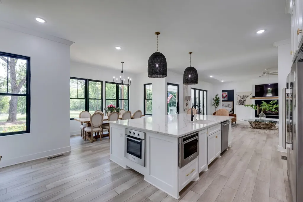 1838 Rock Springs Road Columbia TN 38401
