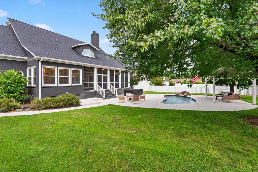 2245 Oakleaf Drive Franklin TN 37064