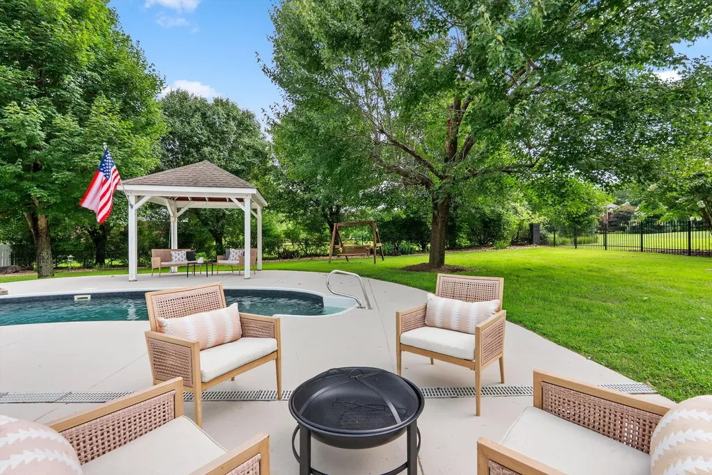 2245 Oakleaf Drive Franklin TN 37064