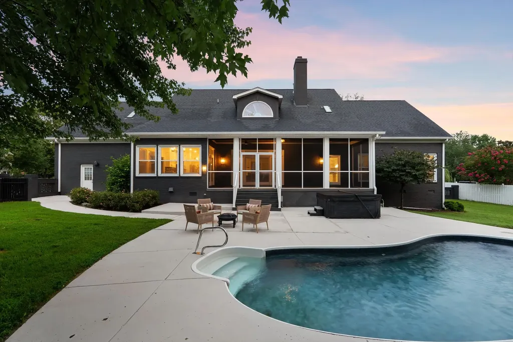 2245 Oakleaf Drive Franklin TN 37064