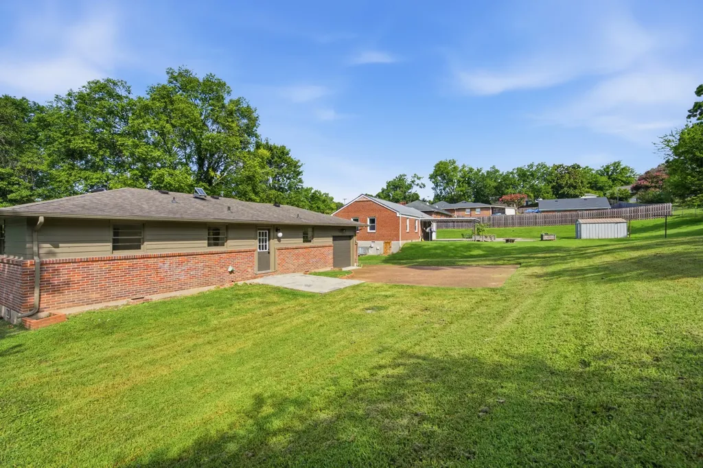715 Newhall Drive Nashville TN 37206