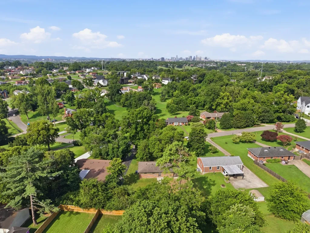 715 Newhall Drive Nashville TN 37206