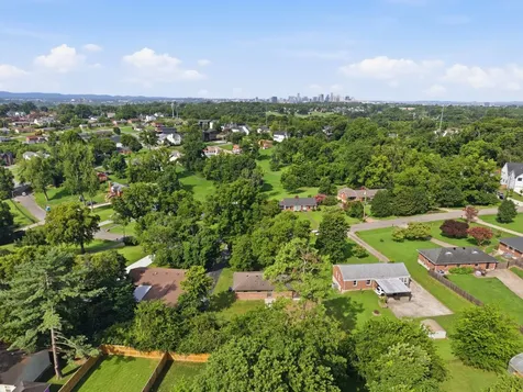 715 Newhall Drive Nashville TN 37206