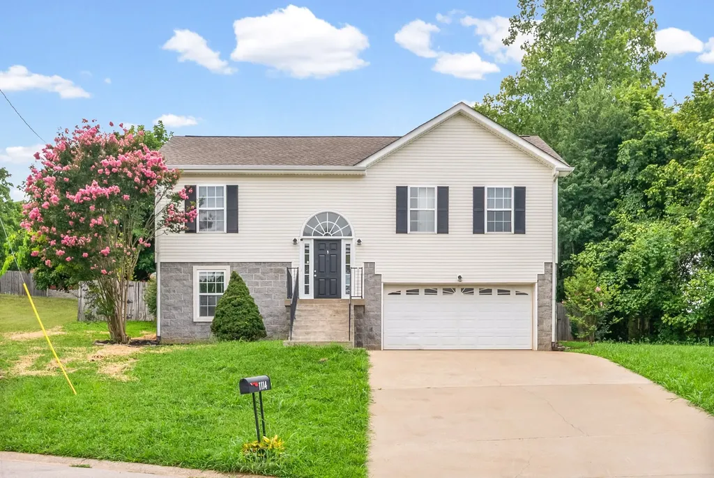 1114 Gunpoint Drive Clarksville TN 37042