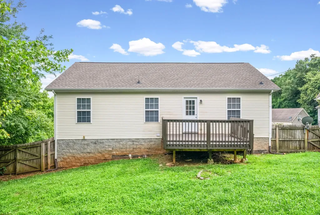 1114 Gunpoint Drive Clarksville TN 37042