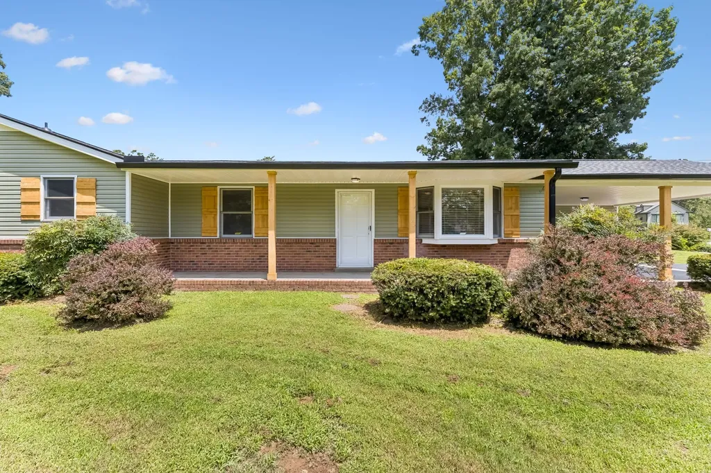 1001 Lakeside Drive Ashland City TN 37015