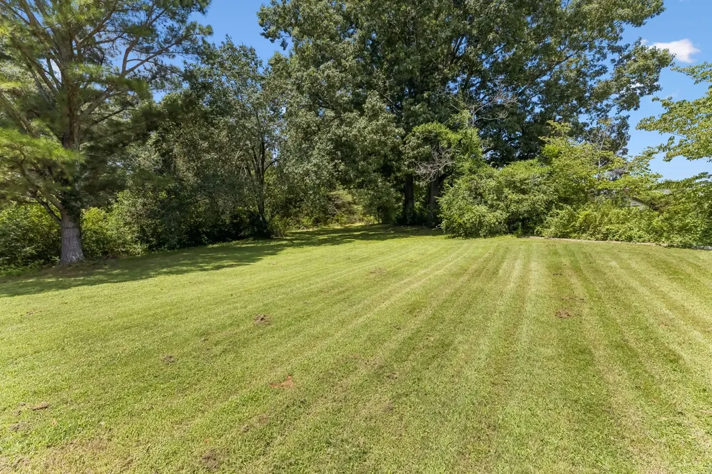 1001 Lakeside Drive Ashland City TN 37015