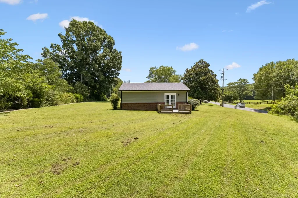 1001 Lakeside Drive Ashland City TN 37015