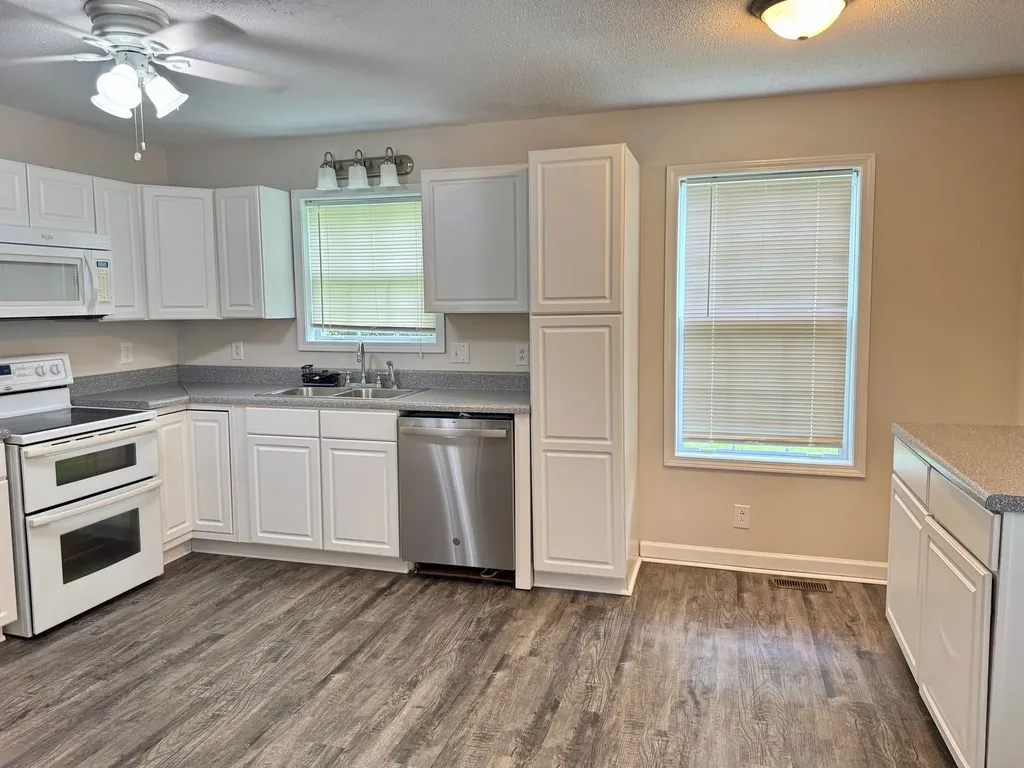 1349 Jenny Lane Clarksville TN 37042