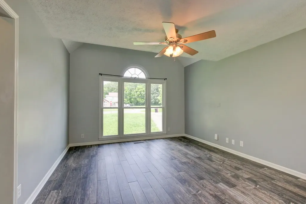 180 Kings Deer Drive Clarksville TN 37042