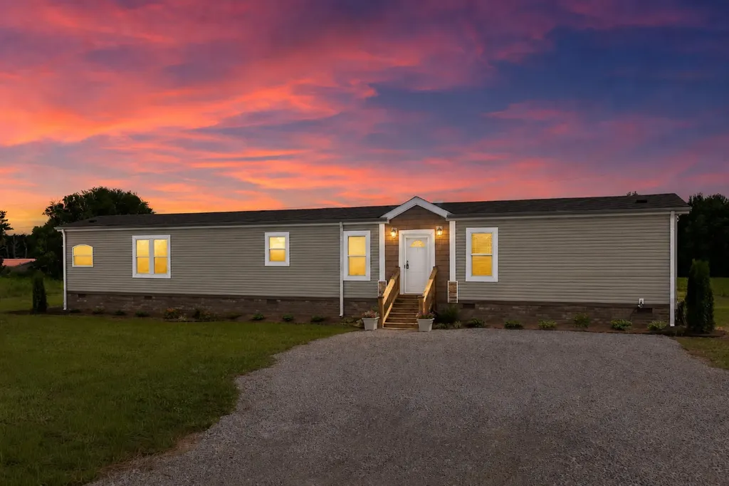71 Henry Lane Decherd TN 37324