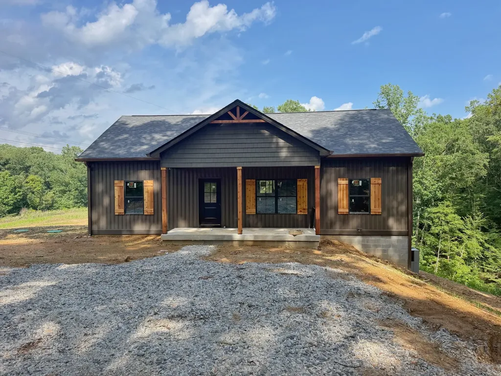 888 Pack Road White Bluff TN 37187