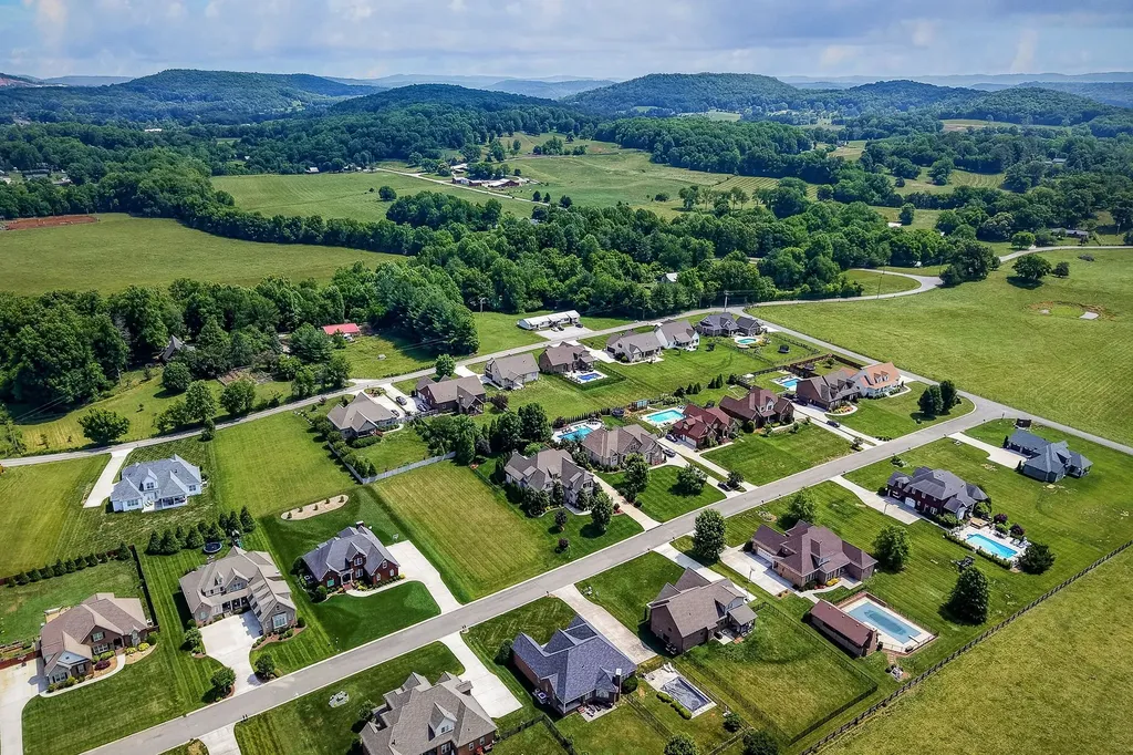 1758 Pearl Avenue Cookeville TN 38506