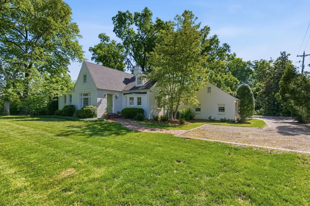 200 Brookfield Avenue Nashville TN 37205