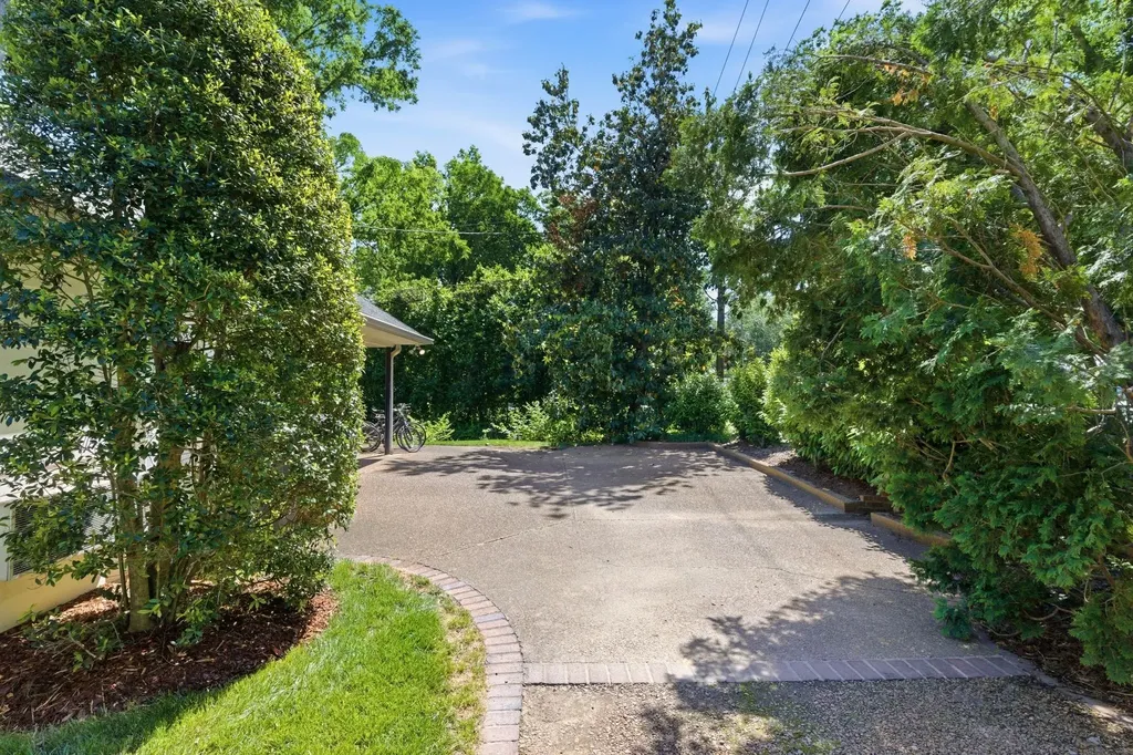 200 Brookfield Avenue Nashville TN 37205
