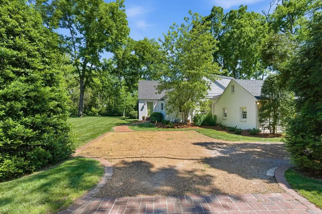 200 Brookfield Avenue Nashville TN 37205